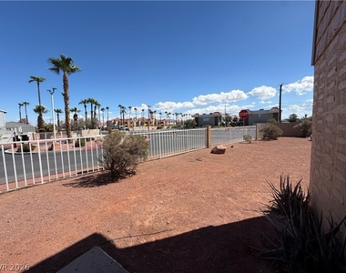 5188 Garden Lane - Photo Thumbnail 7