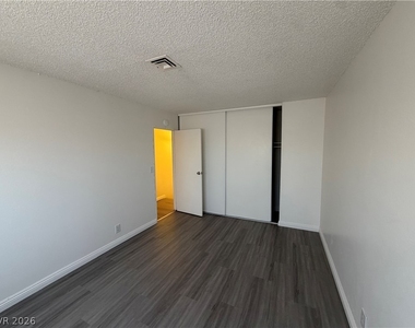 5188 Garden Lane - Photo Thumbnail 27