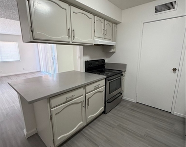 5188 Garden Lane - Photo Thumbnail 12
