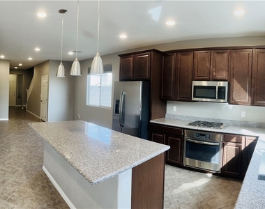 4623 Roger River Avenue - Photo Thumbnail 8