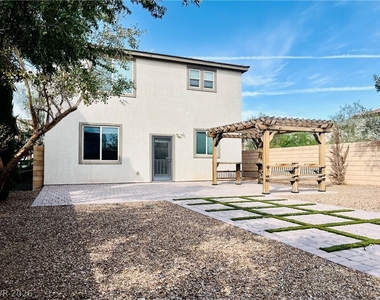 4623 Roger River Avenue - Photo Thumbnail 9