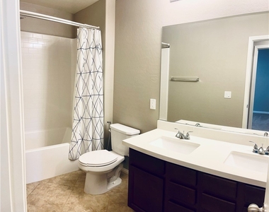 4623 Roger River Avenue - Photo Thumbnail 24