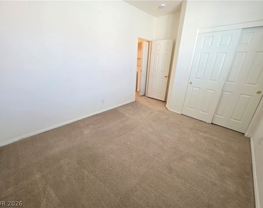 1330 Willow Village Avenue - Photo Thumbnail 14