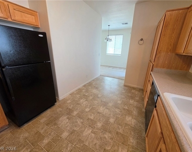 1330 Willow Village Avenue - Photo Thumbnail 7