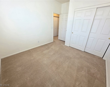 1330 Willow Village Avenue - Photo Thumbnail 12