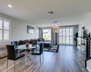 3496 Calentina Avenue - Photo Thumbnail 8