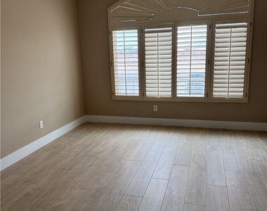 7595 Paso Robles Avenue - Photo Thumbnail 4
