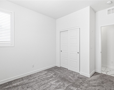 3630 Portici Lane - Photo Thumbnail 10