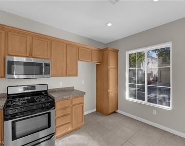 8273 Golden Flowers Street - Photo Thumbnail 6