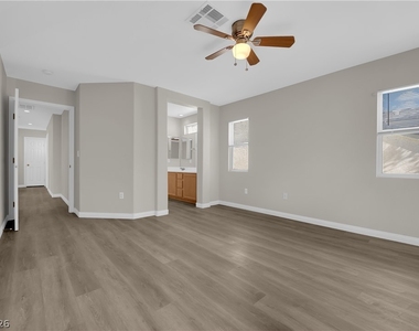 8273 Golden Flowers Street - Photo Thumbnail 14