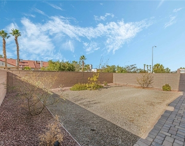 2611 Infinity Bay Court - Photo Thumbnail 21