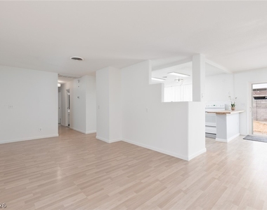 4411 E Boston Avenue - Photo Thumbnail 10