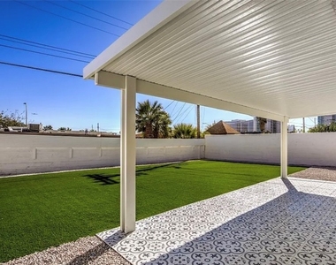 2217 Santa Paula Drive - Photo Thumbnail 11