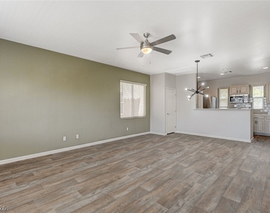 1645 Travis Jason Avenue - Photo Thumbnail 8