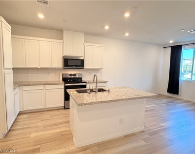 206 Wewatta Avenue - Photo Thumbnail 6