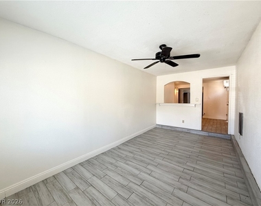 405 S 15th Street - Photo Thumbnail 3