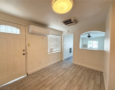 405 S 15th Street - Photo Thumbnail 4