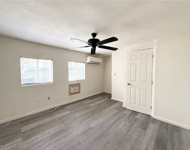 405 S 15th Street - Photo Thumbnail 2