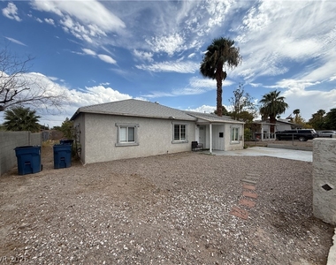 405 S 15th Street - Photo Thumbnail 1