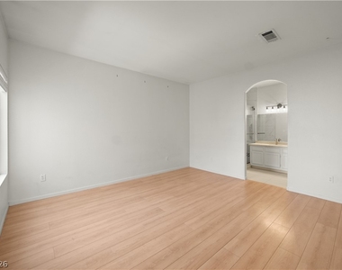 5525 W Flamingo Road - Photo Thumbnail 8