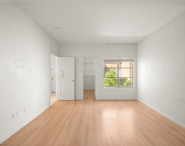5525 W Flamingo Road - Photo Thumbnail 9