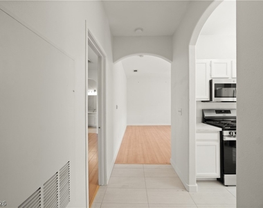 5525 W Flamingo Road - Photo Thumbnail 3