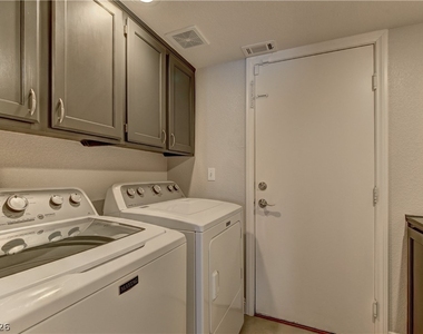 9808 Via Delores Avenue - Photo Thumbnail 13