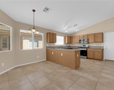5716 Crowbush Cove Place - Photo Thumbnail 10
