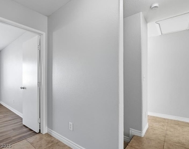 2281 Hidden View Street - Photo Thumbnail 15