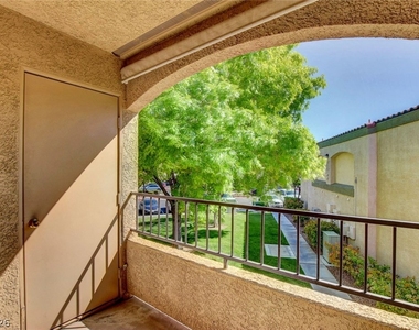 7885 Flamingo - Photo Thumbnail 37