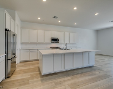 10869 Grace Landing Avenue - Photo Thumbnail 16
