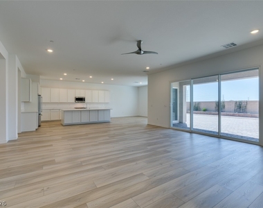 10869 Grace Landing Avenue - Photo Thumbnail 12