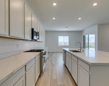 10869 Grace Landing Avenue - Photo Thumbnail 20