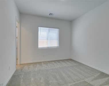 10869 Grace Landing Avenue - Photo Thumbnail 25