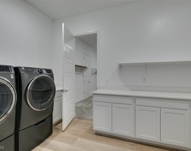 10869 Grace Landing Avenue - Photo Thumbnail 33