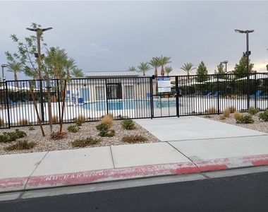 6811 Alpine White Court - Photo Thumbnail 16