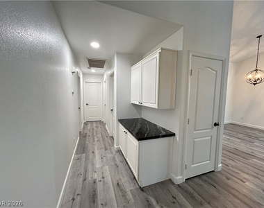 218 Black Eagle Avenue - Photo Thumbnail 9