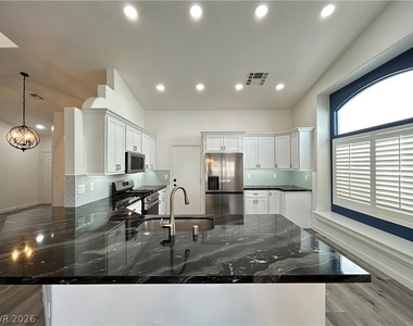 218 Black Eagle Avenue - Photo Thumbnail 5