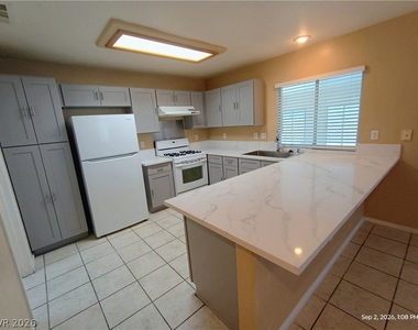 3409 Edenville Drive - Photo Thumbnail 4