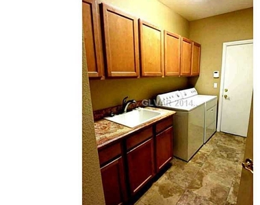 5122 Masotta Avenue - Photo Thumbnail 23