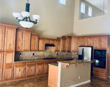 5122 Masotta Avenue - Photo Thumbnail 42