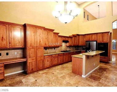 5122 Masotta Avenue - Photo Thumbnail 8