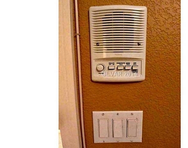 5122 Masotta Avenue - Photo Thumbnail 26