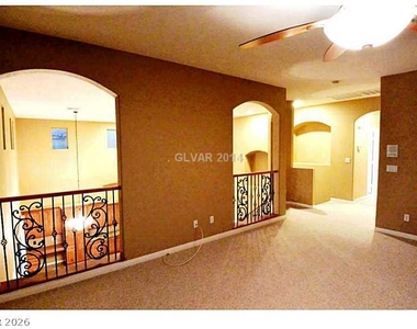 5122 Masotta Avenue - Photo Thumbnail 24
