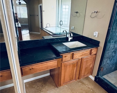 5122 Masotta Avenue - Photo Thumbnail 41