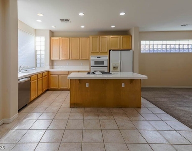 1216 Palmares Court - Photo Thumbnail 7