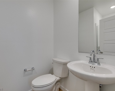 1031 Valeria Ridge Lane - Photo Thumbnail 22