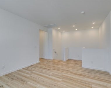 1031 Valeria Ridge Lane - Photo Thumbnail 25