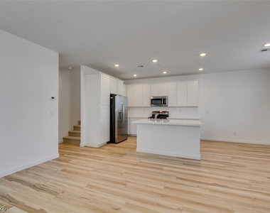 1031 Valeria Ridge Lane - Photo Thumbnail 10