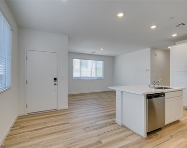 1031 Valeria Ridge Lane - Photo Thumbnail 15
